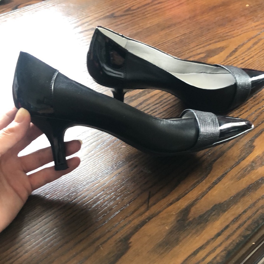 Anne Klein pumps EUC 8